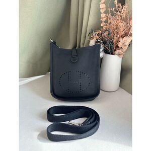 Hermès Women Pre-Loved Bag Very Good Condition